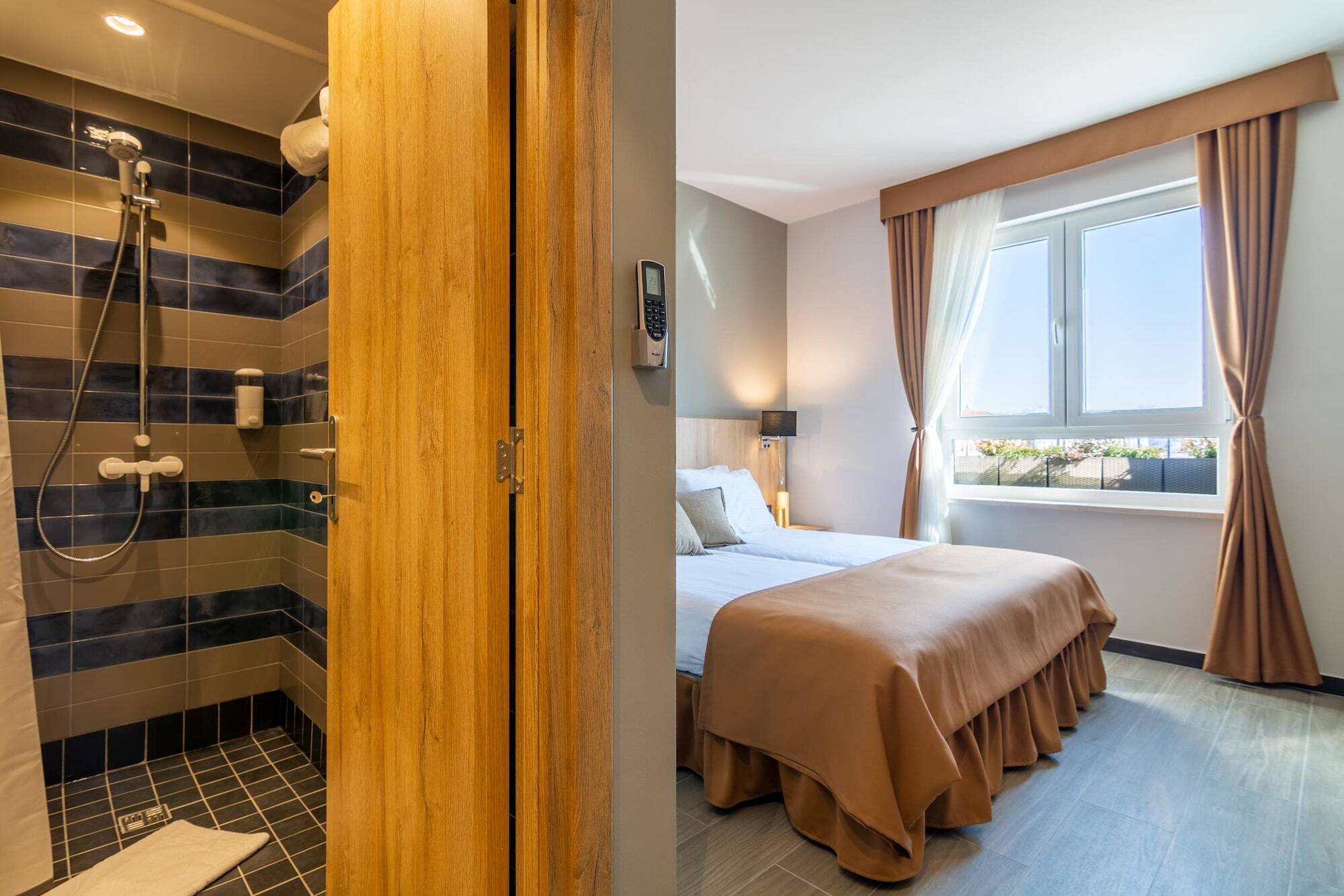 Hotel Resurs Podgorica Exterior photo