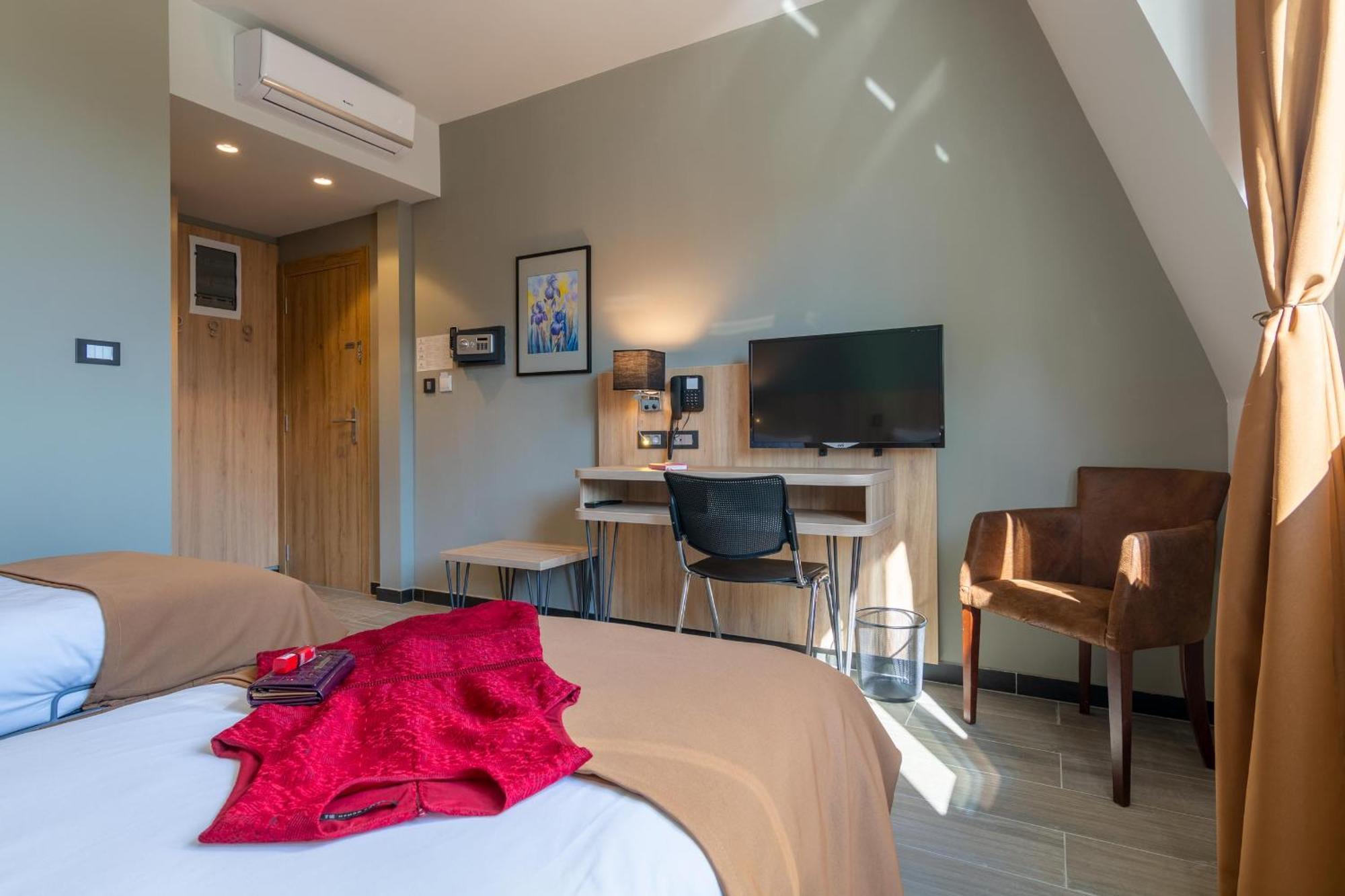 Hotel Resurs Podgorica Exterior photo