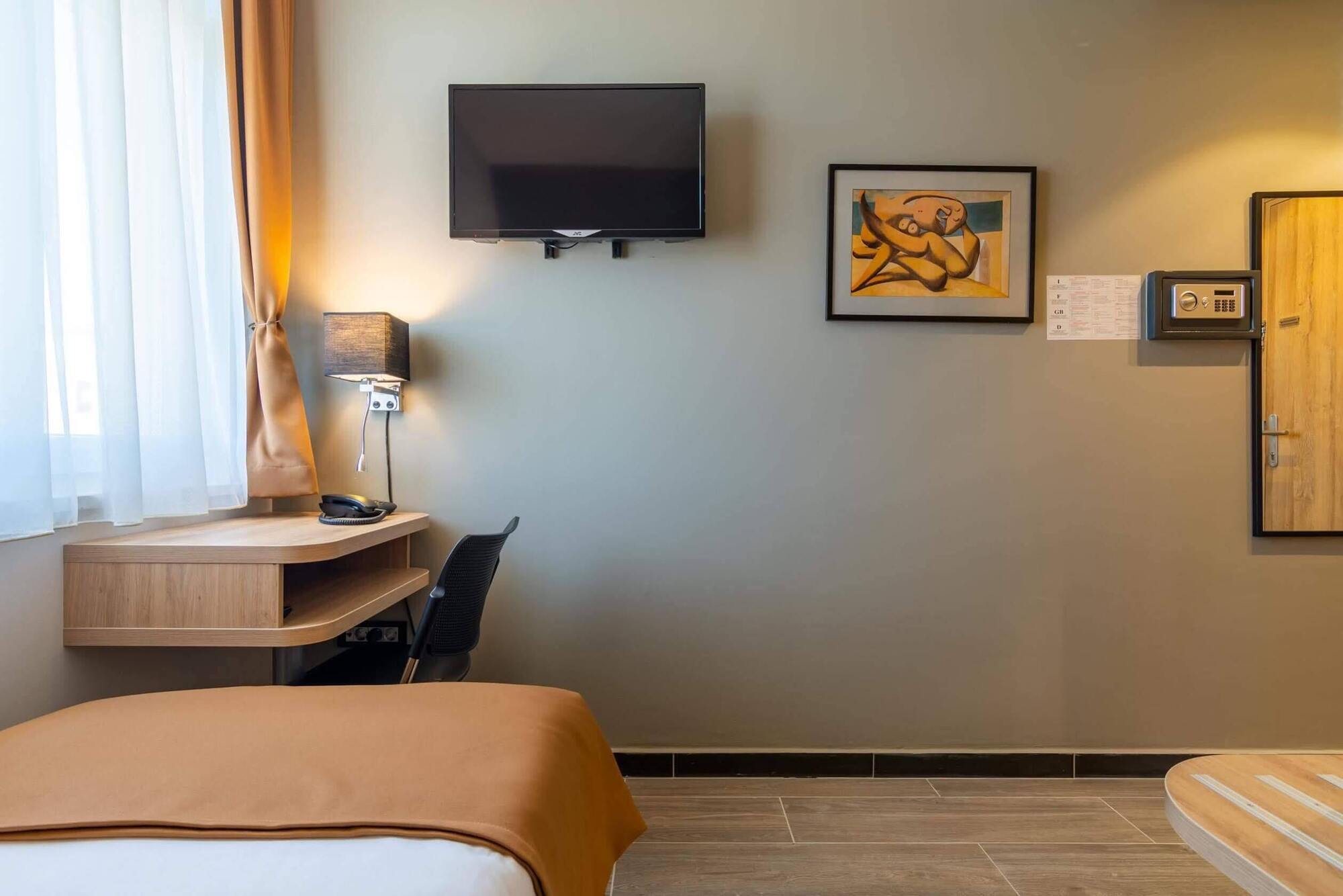 Hotel Resurs Podgorica Exterior photo