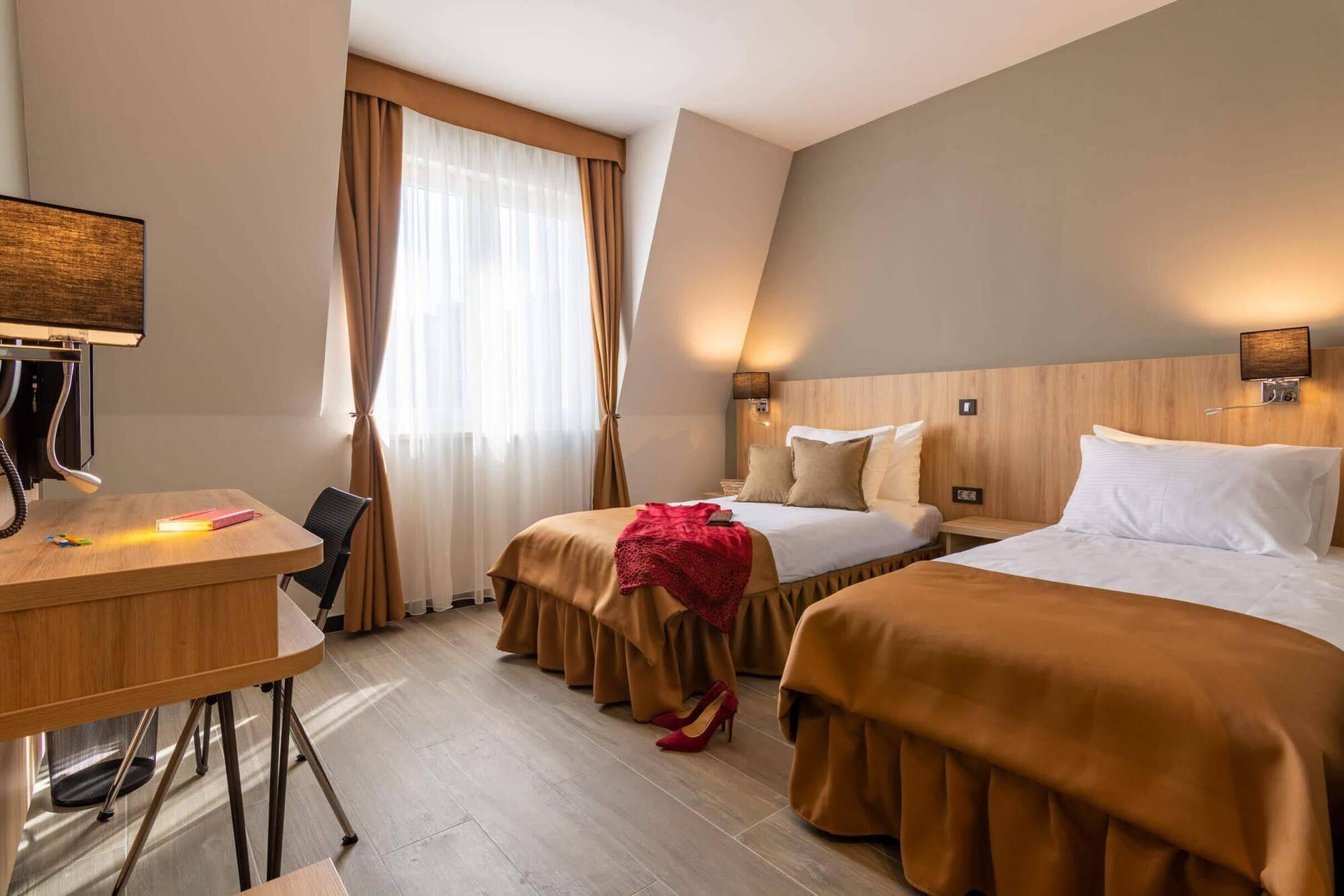 Hotel Resurs Podgorica Exterior photo